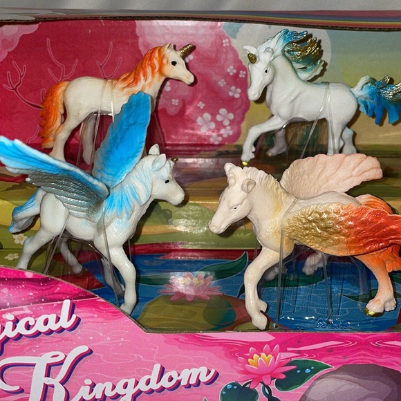 Magical Kingdom Unicorn Figurines 6 Pack - Picture 2 of 9